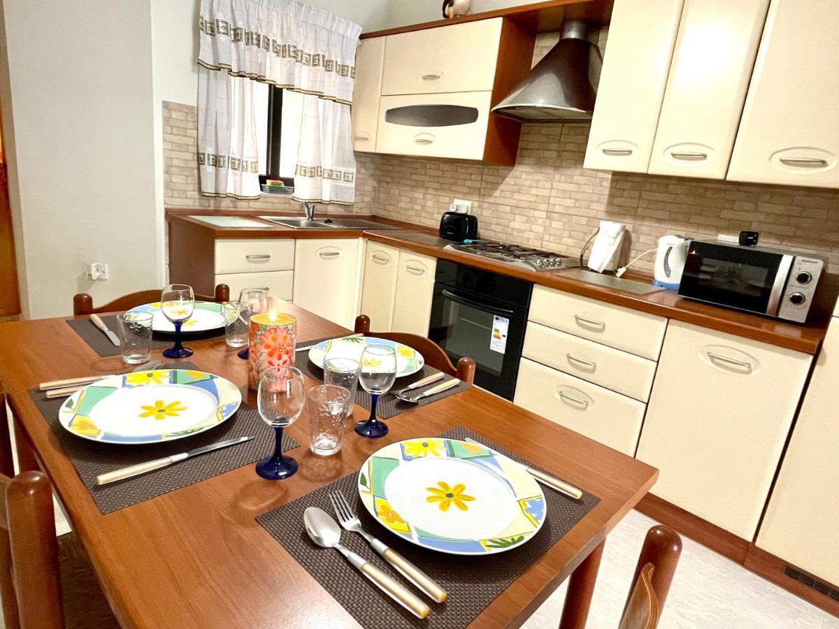 Regent Court - 3 Bedroom Apartment Within Walking Distance From Seafront St. Paul's Bay Exterior foto