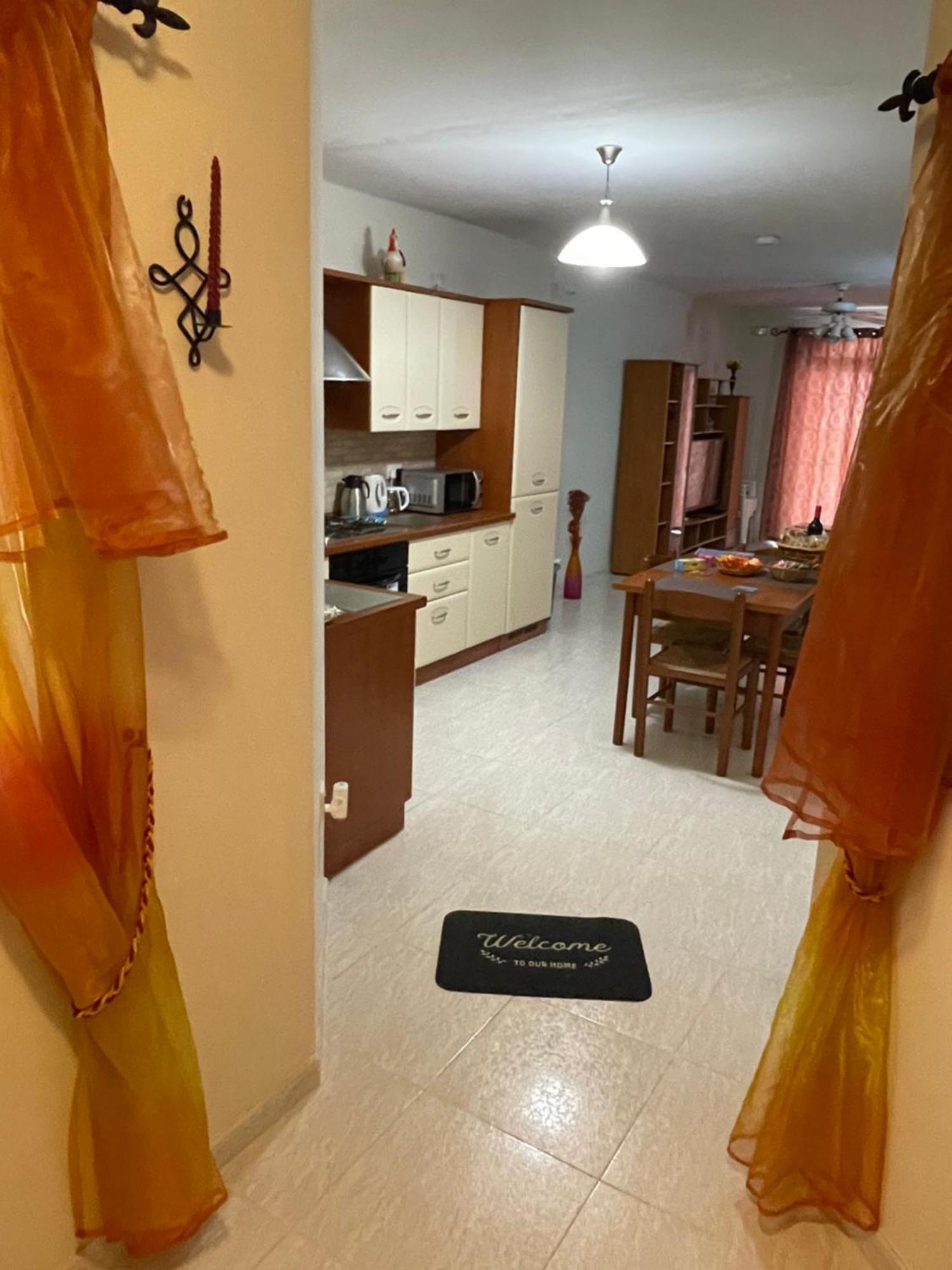 Regent Court - 3 Bedroom Apartment Within Walking Distance From Seafront St. Paul's Bay Exterior foto